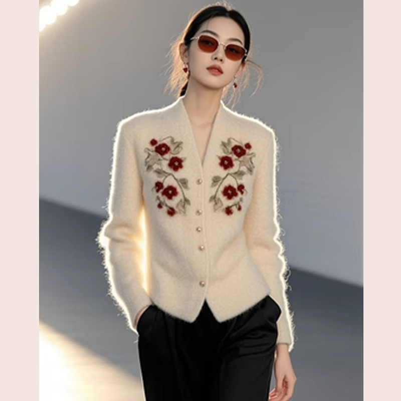  APA00462新中式提花重工毛衣女秋高级V领国风高级感气质外穿针织