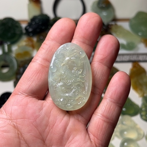 蛇纹石玉颈饰未镶嵌