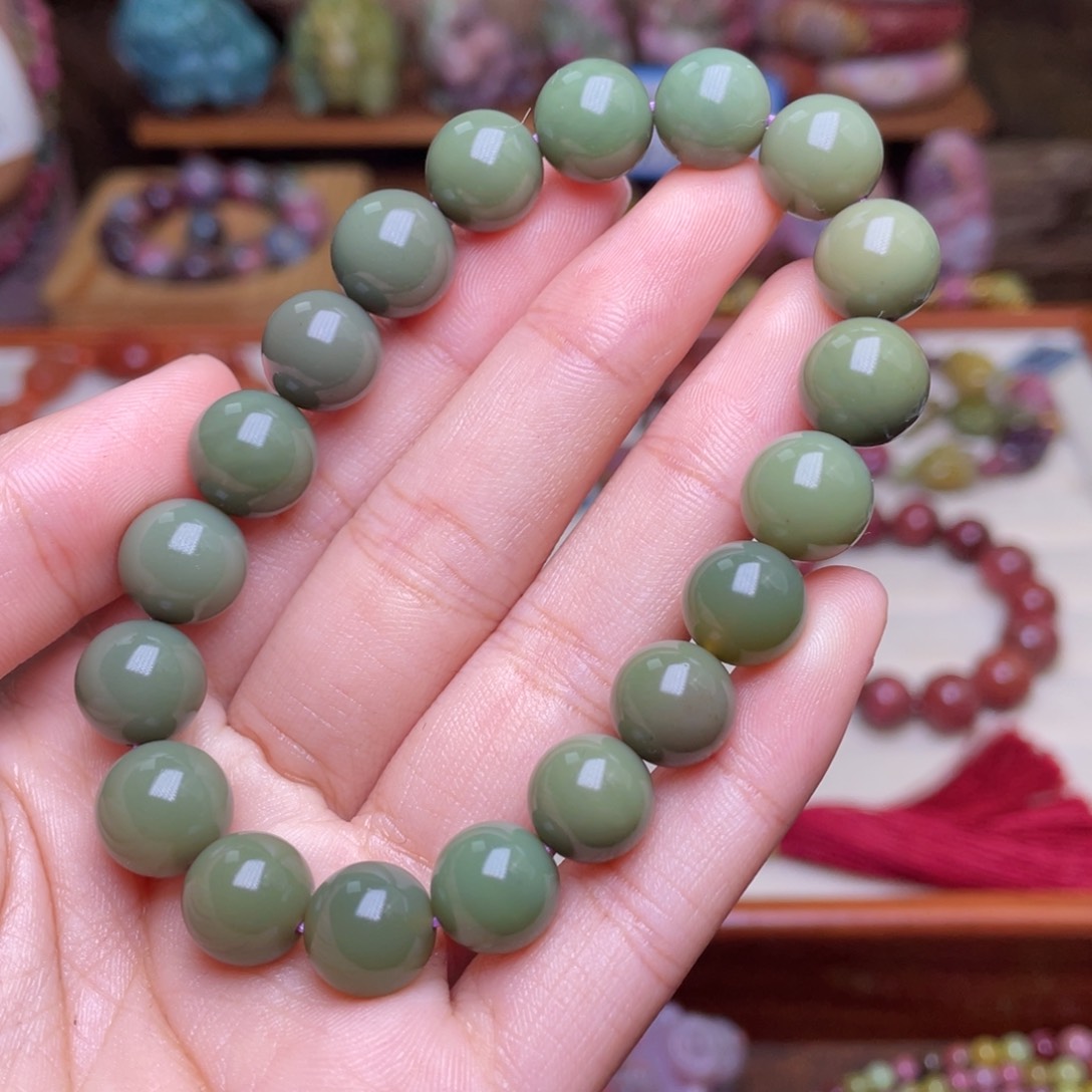 玛瑙/玉髓珠宝半成品未镶嵌~****~盐源玛瑙稀有青绿色手串