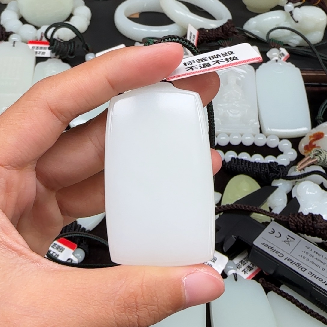 多***乐和田玉未镶嵌挂件