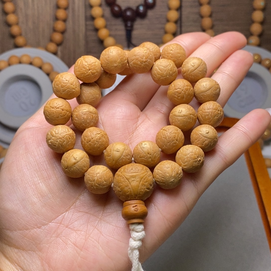 徐***～凤眼菩提吊坠13素手持