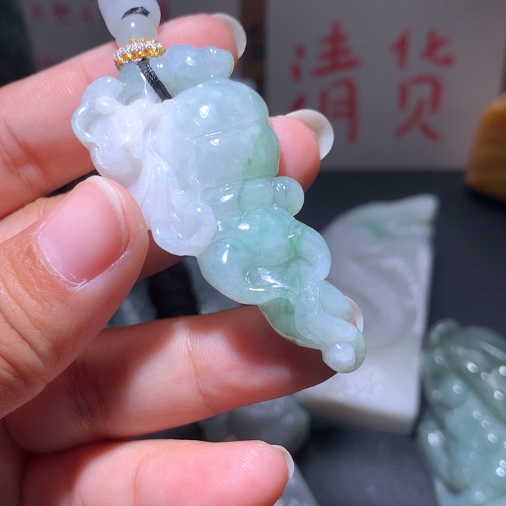 翡翠未镶嵌颈饰保真天然A货翡翠