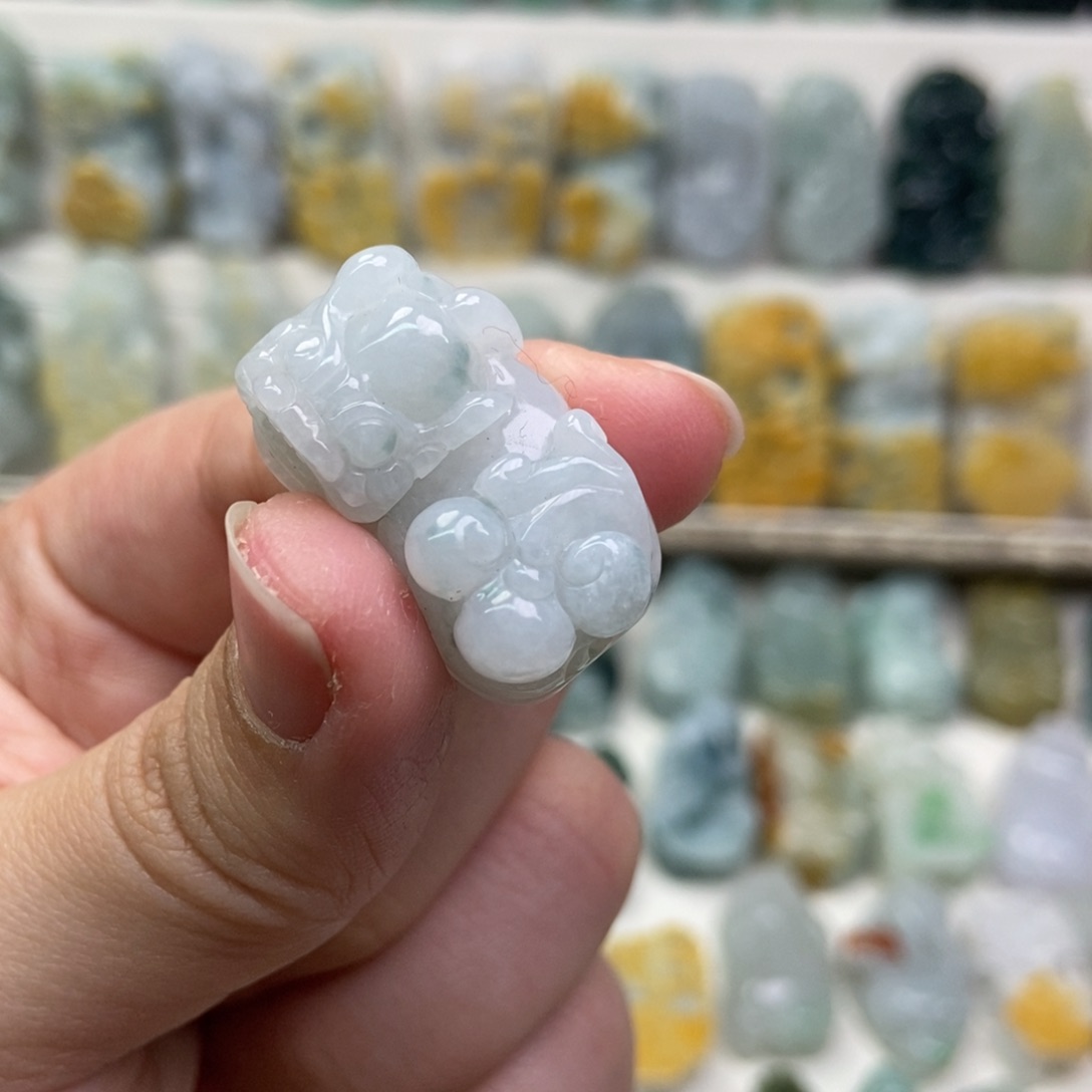 翡翠吊坠(赠链)未镶嵌?****种sl2