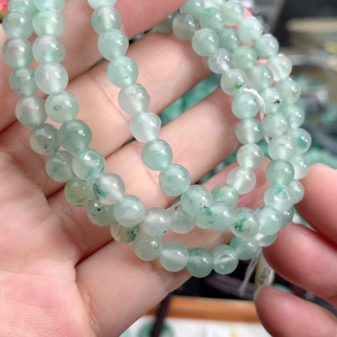 石英质玉颈饰未镶嵌