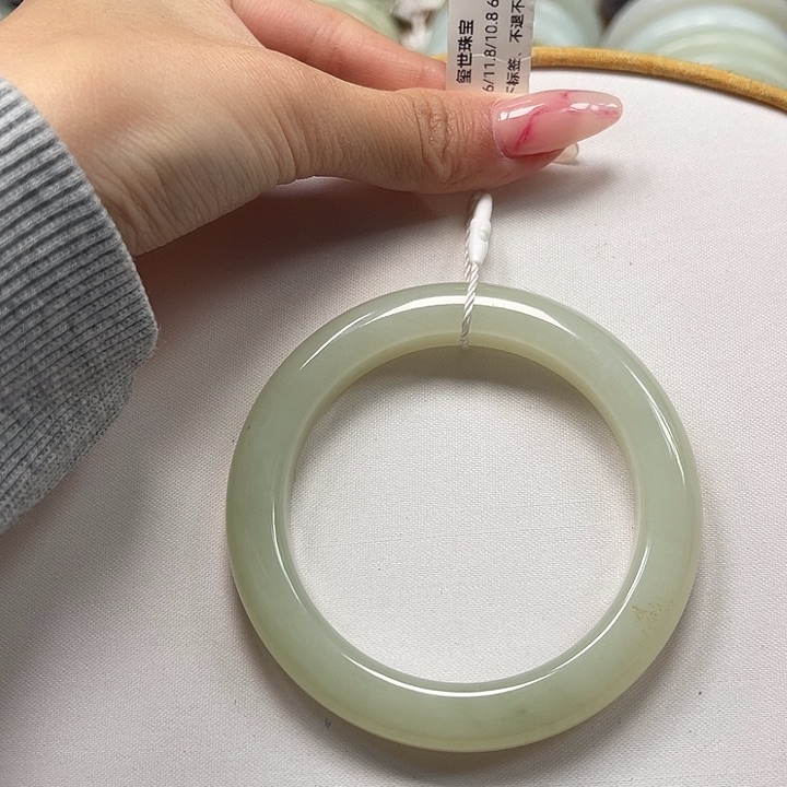 和田玉（糖玉）手镯未镶嵌