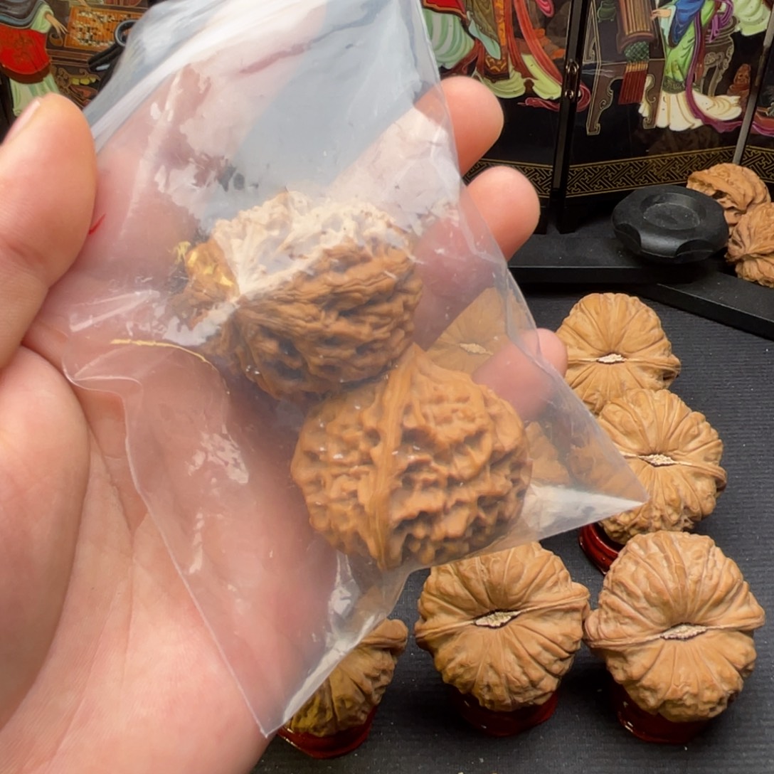 懒***懒吊坠文玩核桃太行龙纹