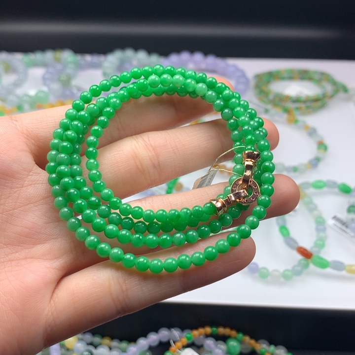 翡翠手镯未镶嵌卡