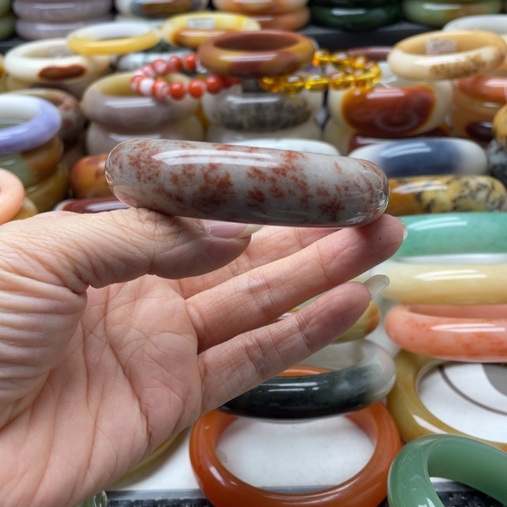 石英岩玉手镯未镶嵌静