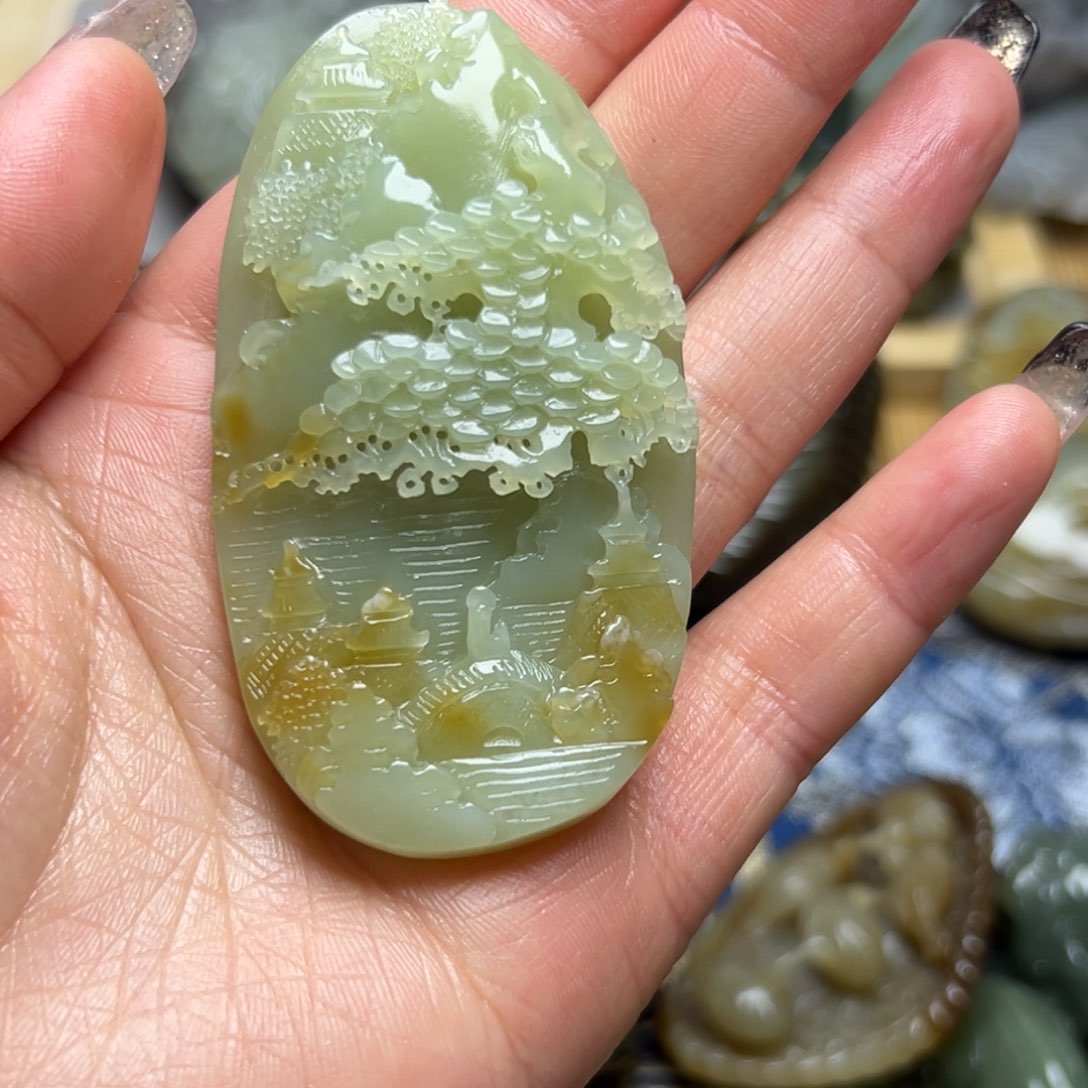 和田玉颈饰未镶嵌车*