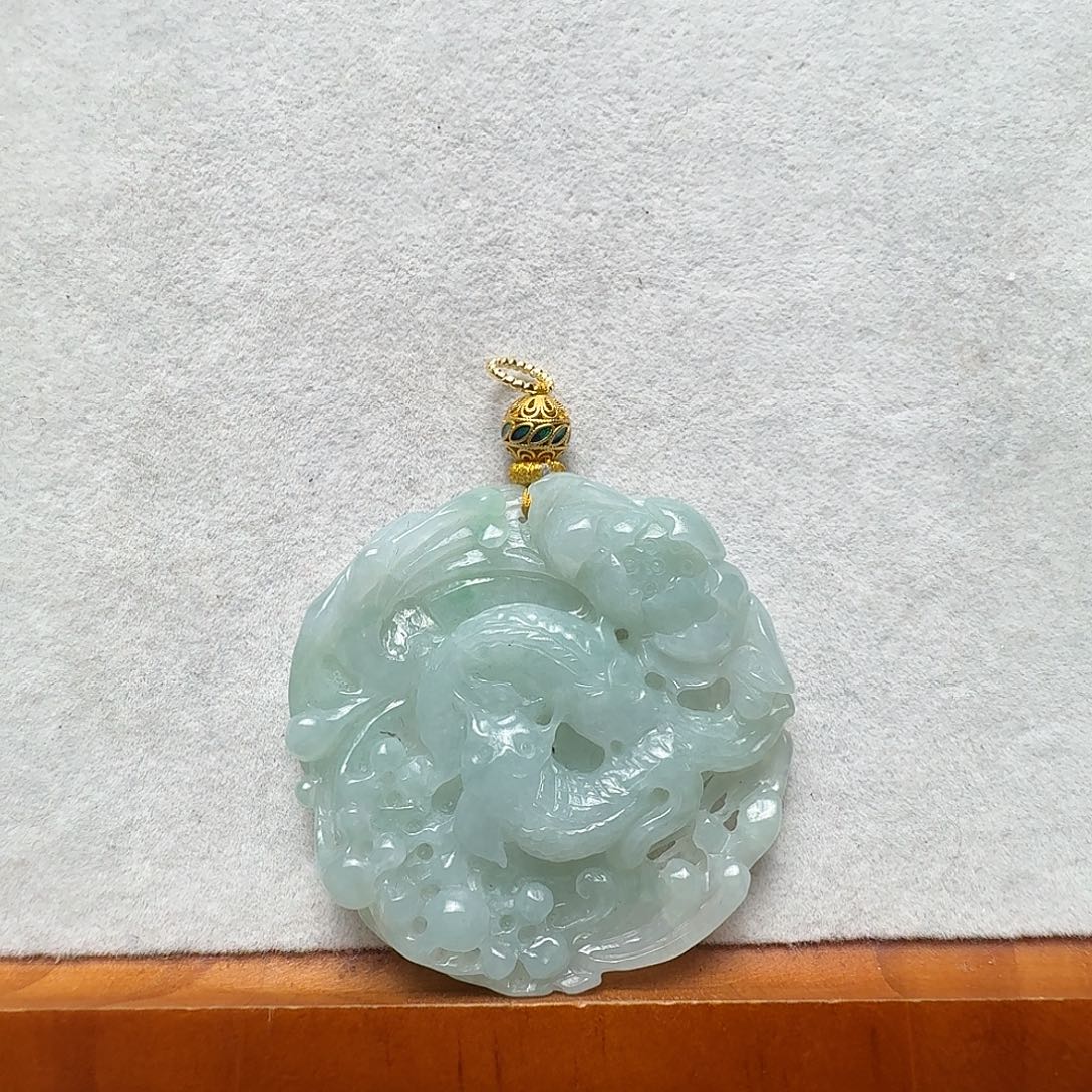 翡翠未镶嵌吊坠(赠链)