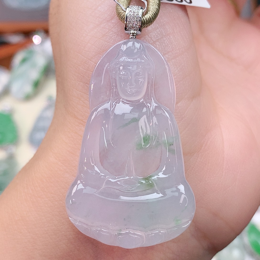 颈饰18K金镶嵌翡翠观音