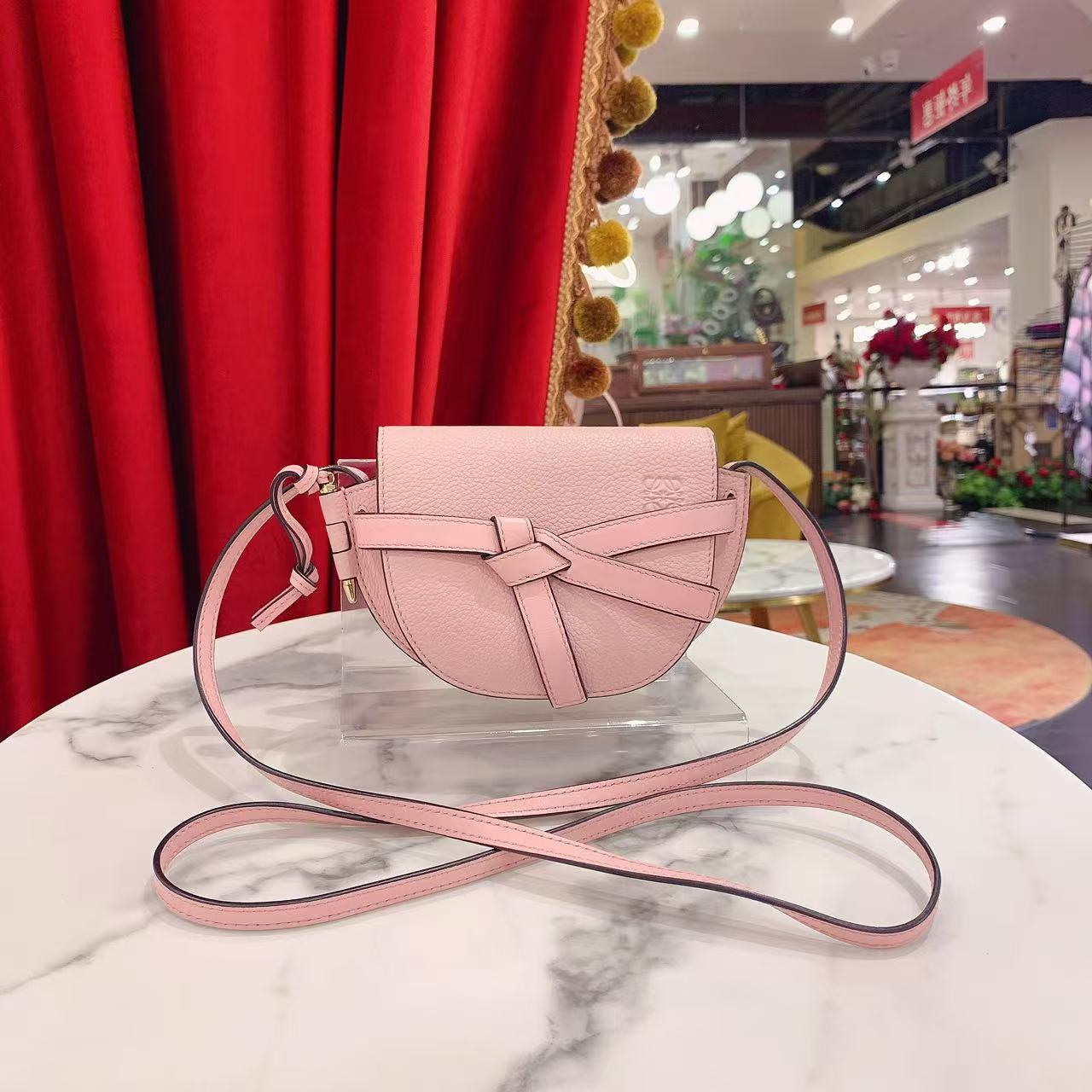 95新 LOEWE/罗意威 GGS罗意威gate mini粉色牛皮单肩包 22476726