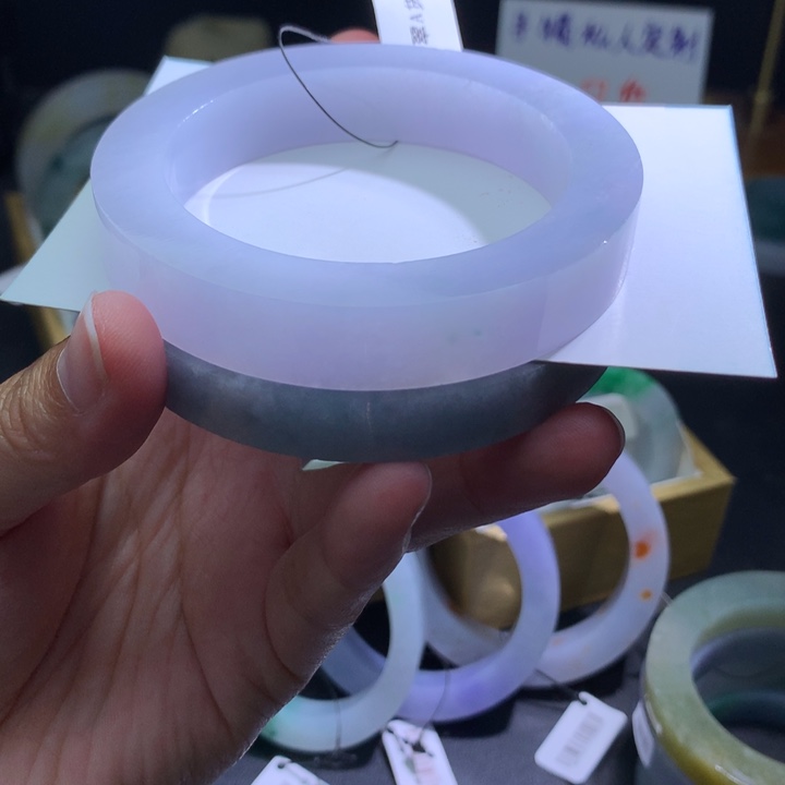 定制翡翠未镶嵌翡翠手镯