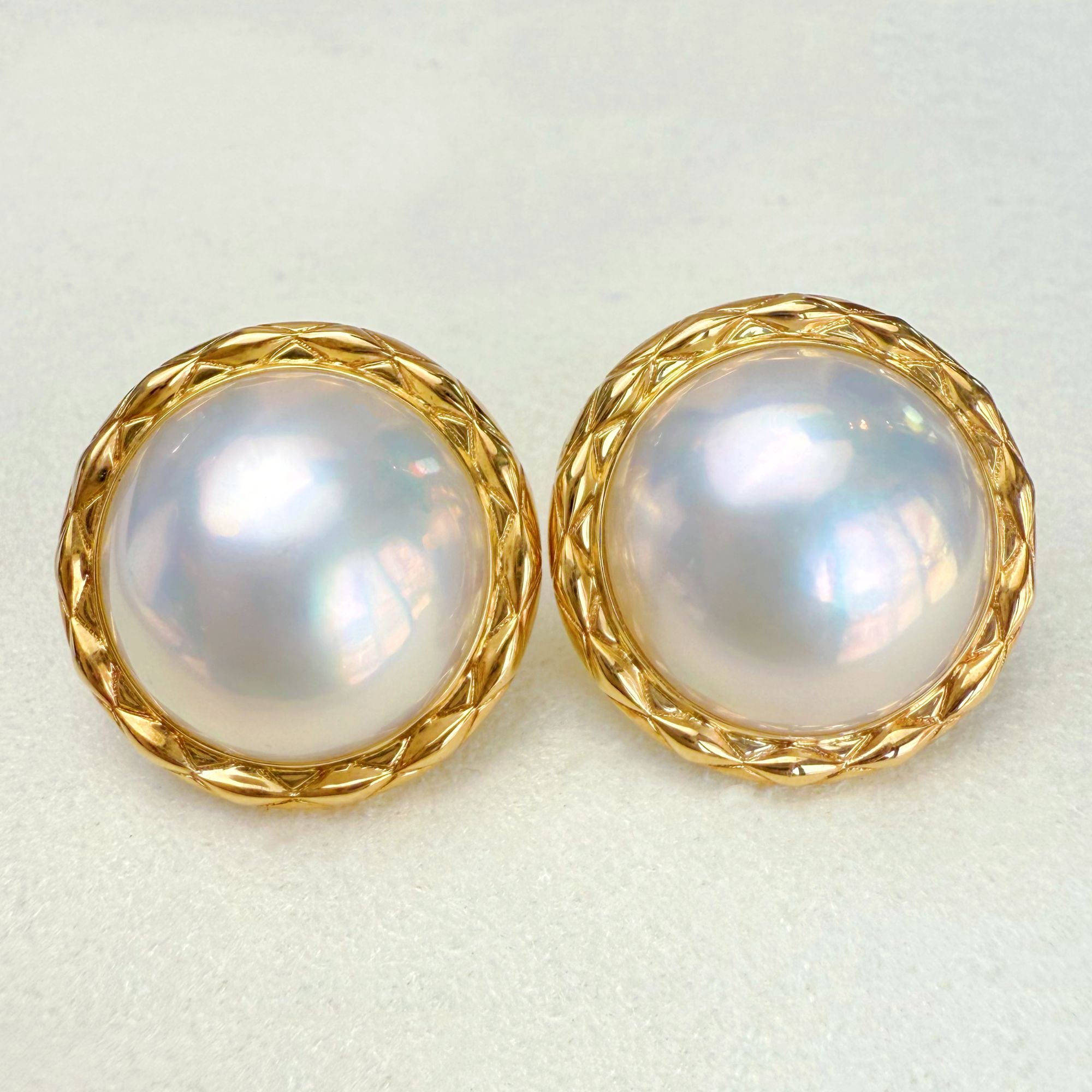 朕的珠 香风菱格澳白色厚金版 纯天然海水马贝耳钉18K金成品会展