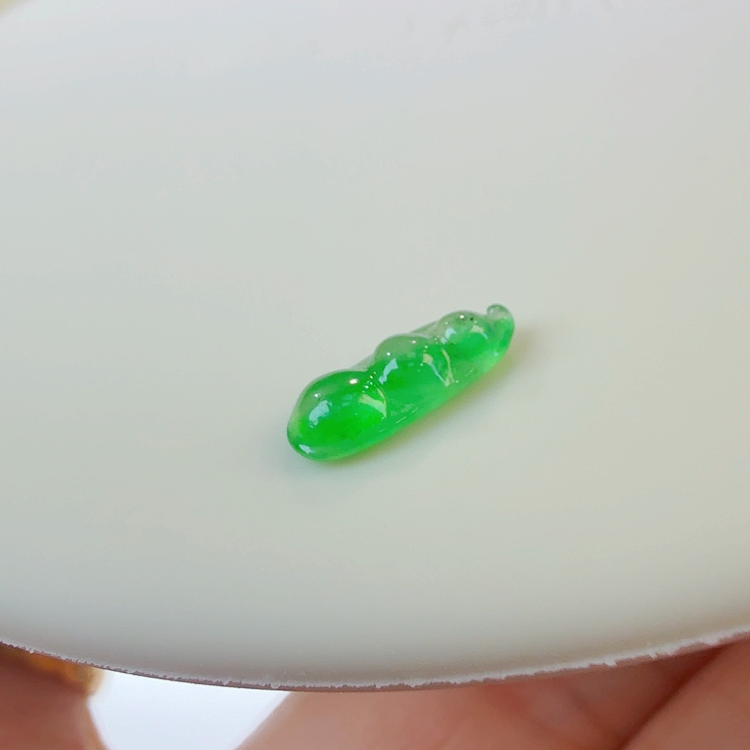 翡翠裸石炸光豆子