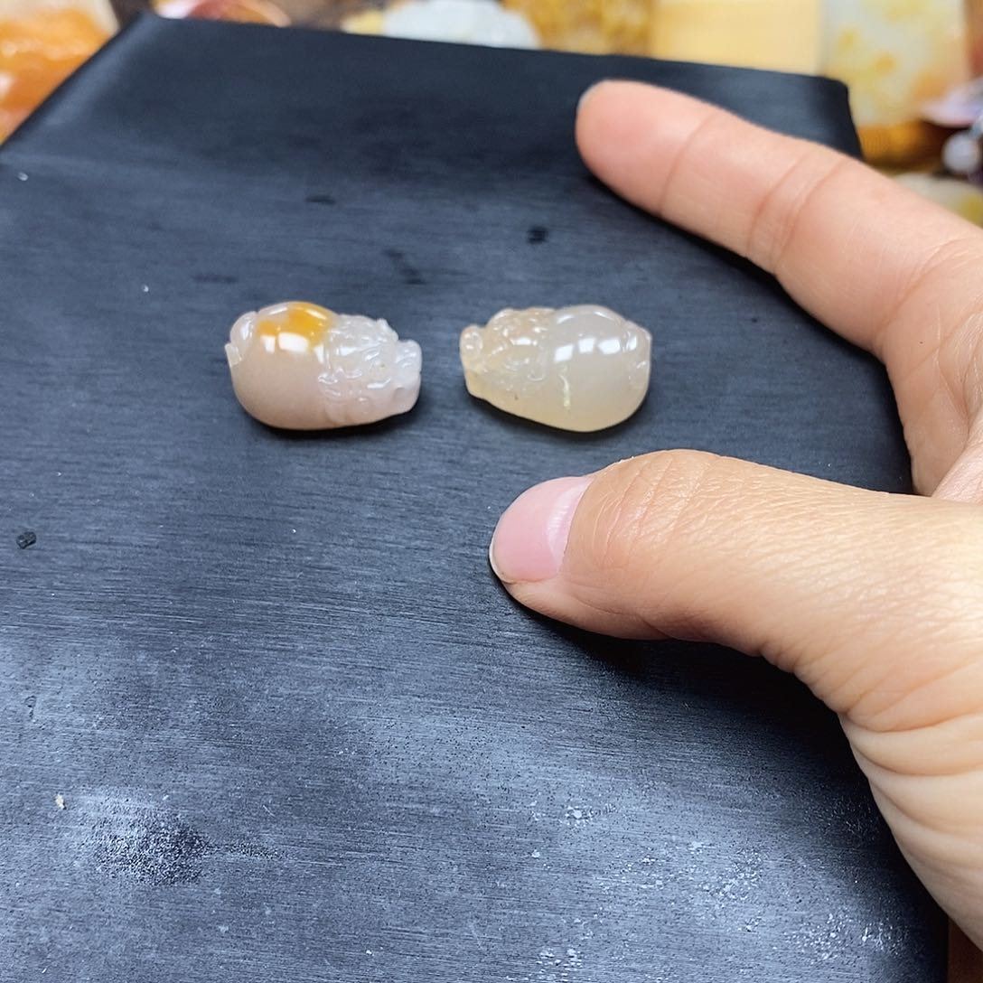 石英质玉（黄龙玉）颈饰未镶嵌