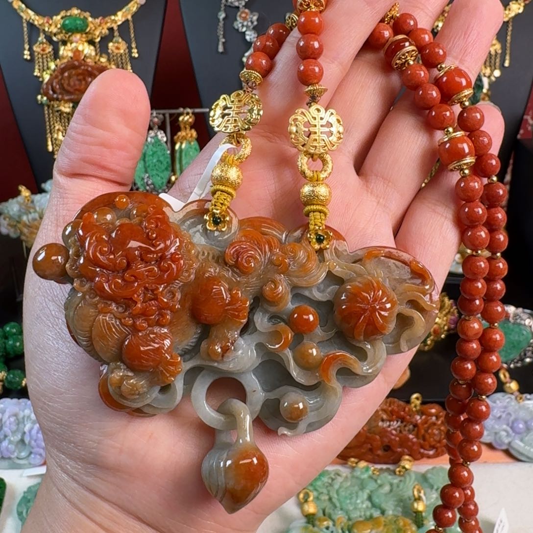 嗳***翡翠未镶嵌颈饰亏清