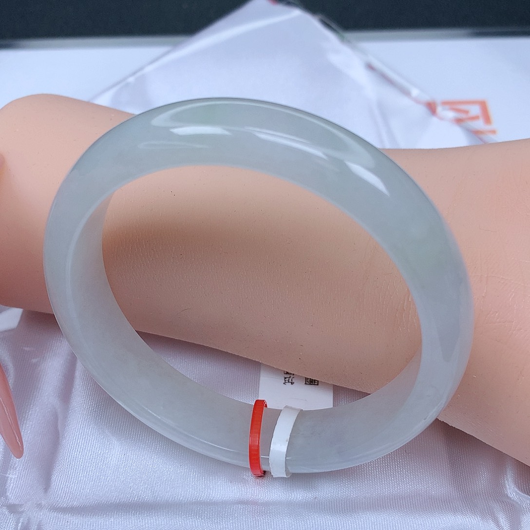 【闪购商品】未镶嵌手镯翡翠，58