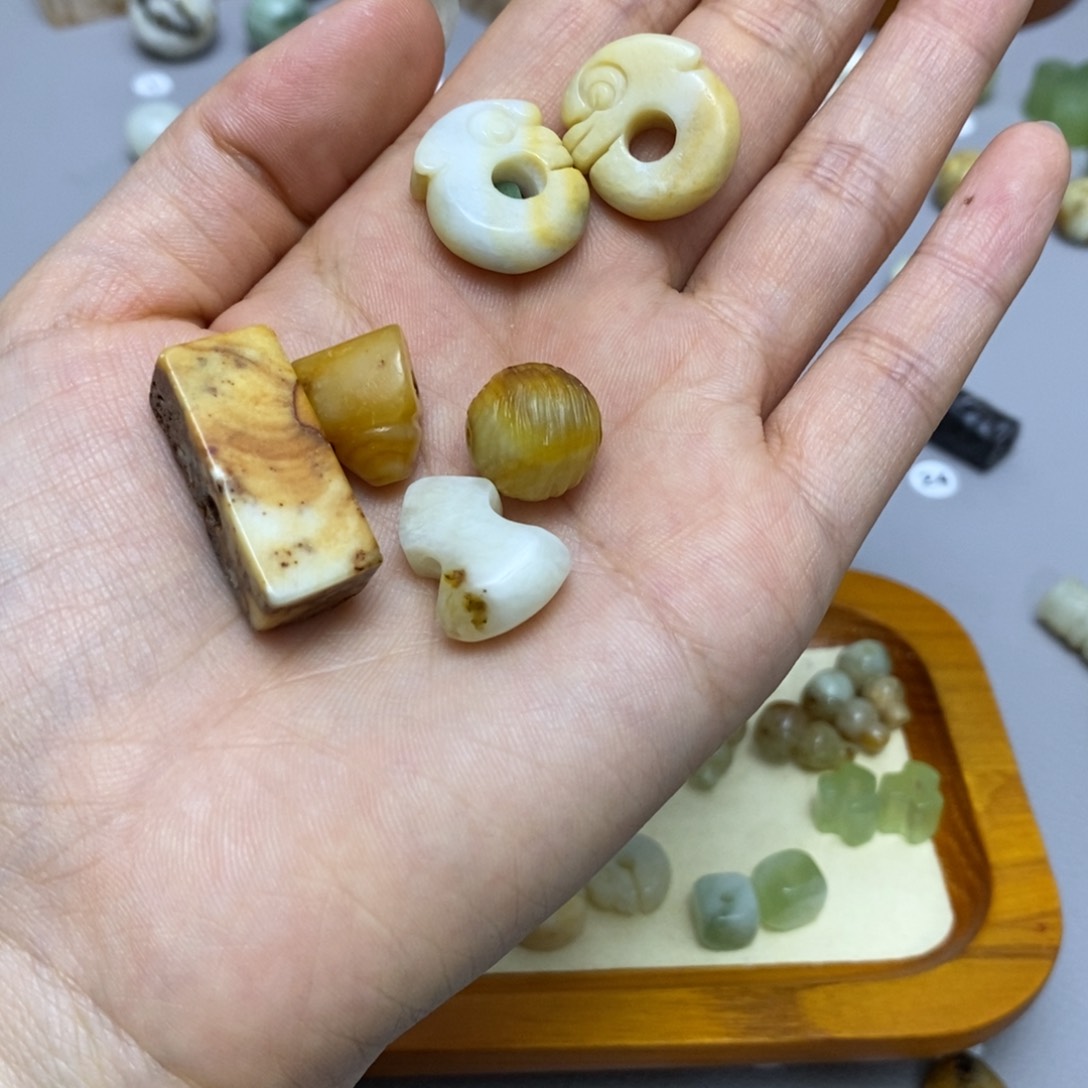 蛇纹石玉配饰合金M*