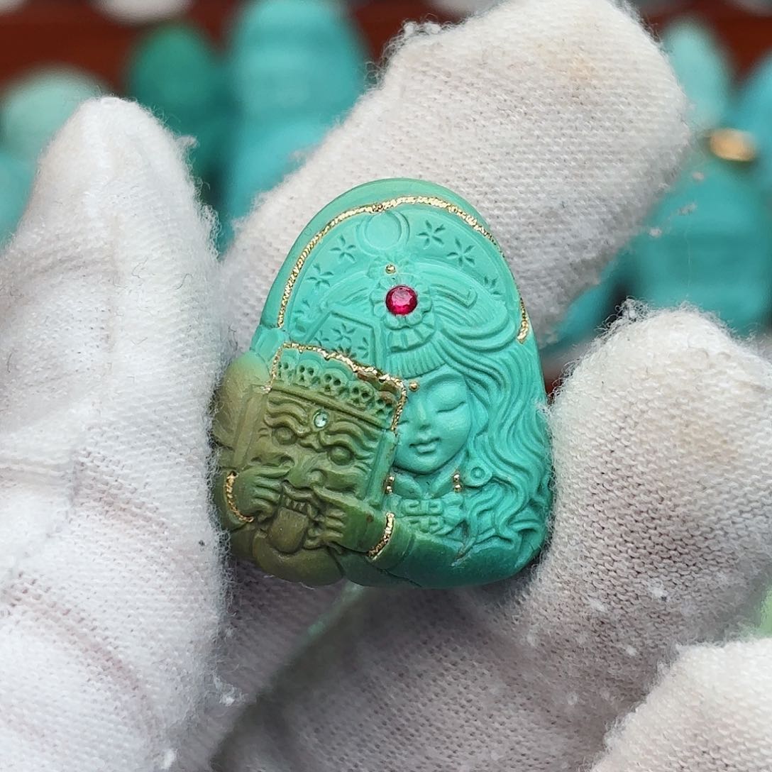 绿松石配饰未镶嵌