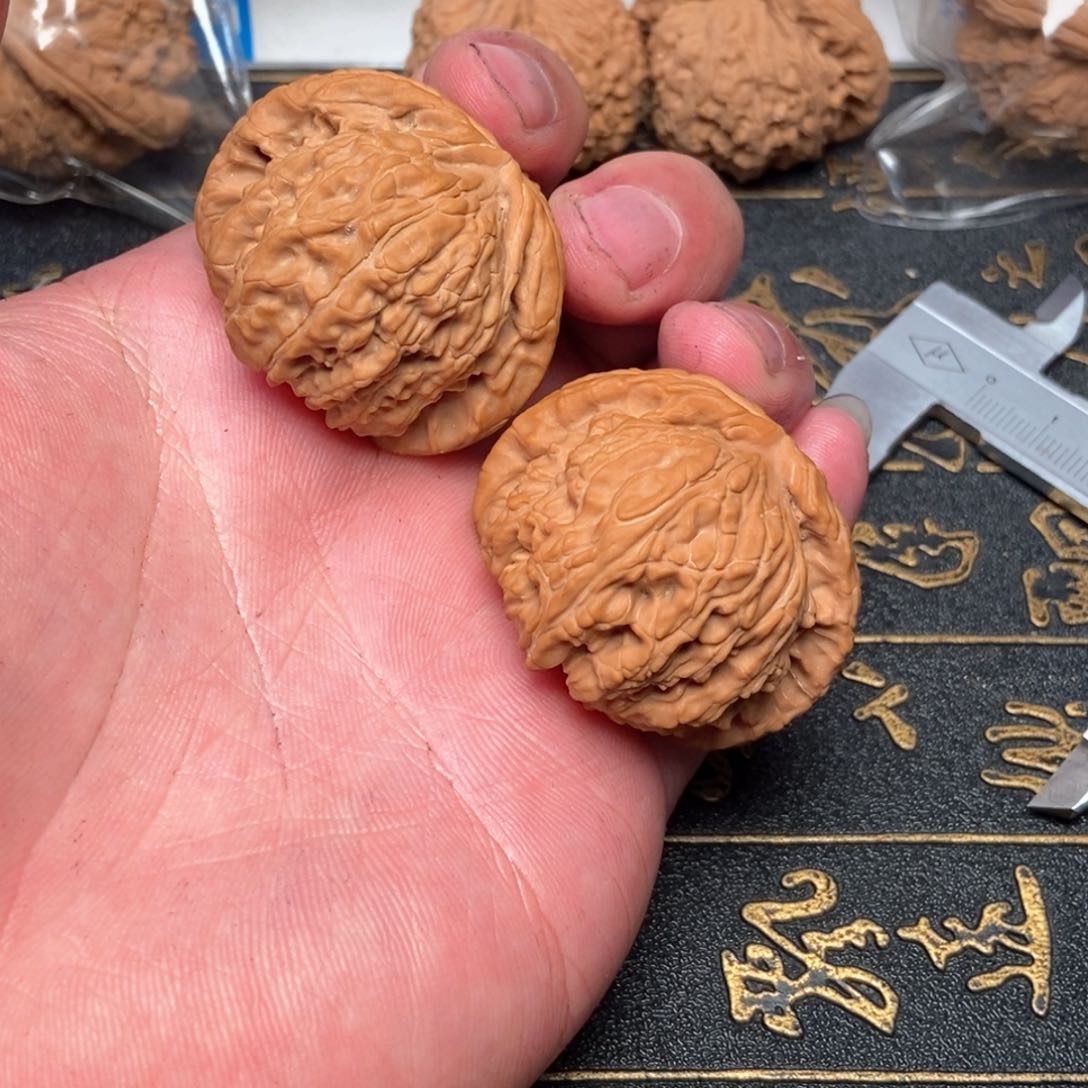 文玩核桃把件h*白狮子