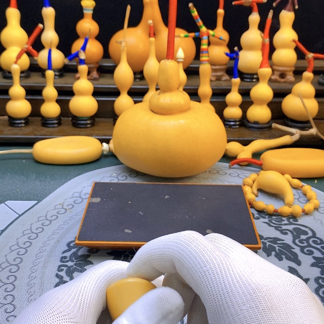 哆*哟my兔兔小心翼翼呵护自己