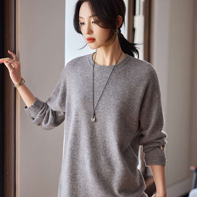 品质彰显~秋冬新款圆领宽松纯色长袖羊毛衫女针织衫毛衣