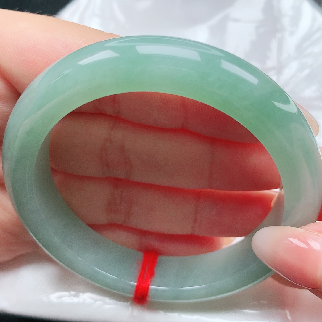 翡翠手镯未镶嵌满色25