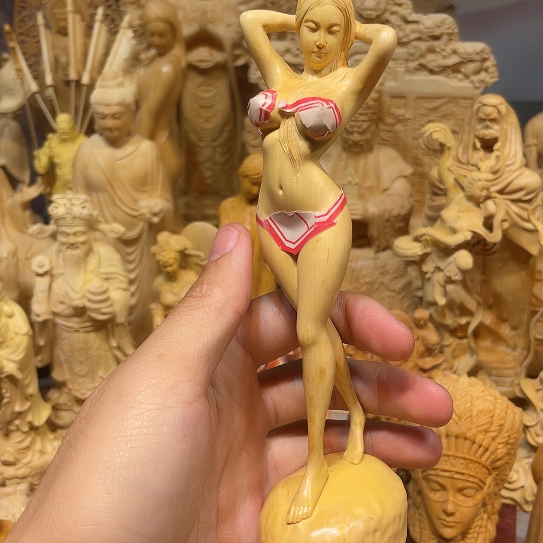 黄杨木黄杨木站裸女