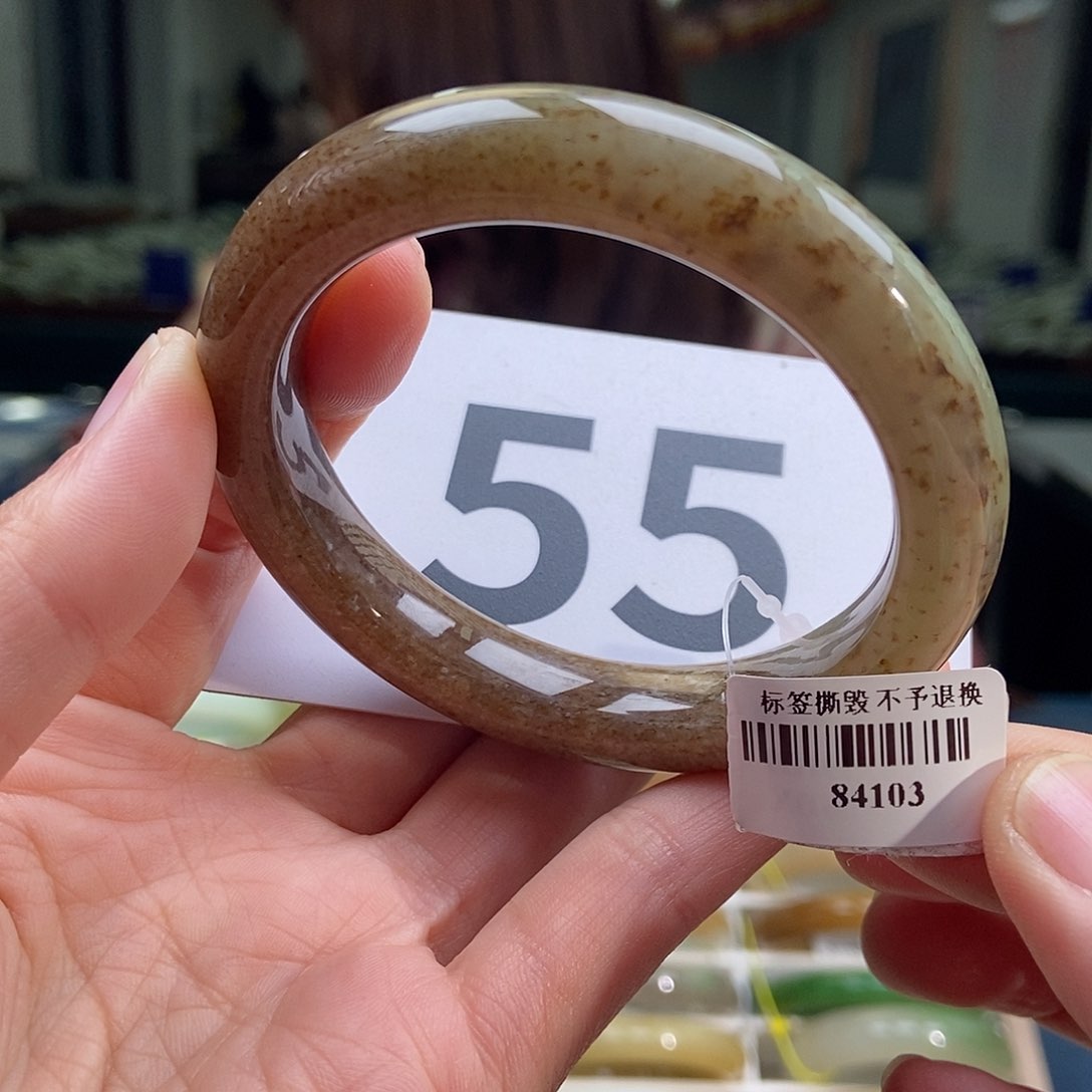 和田玉手镯未镶嵌纹