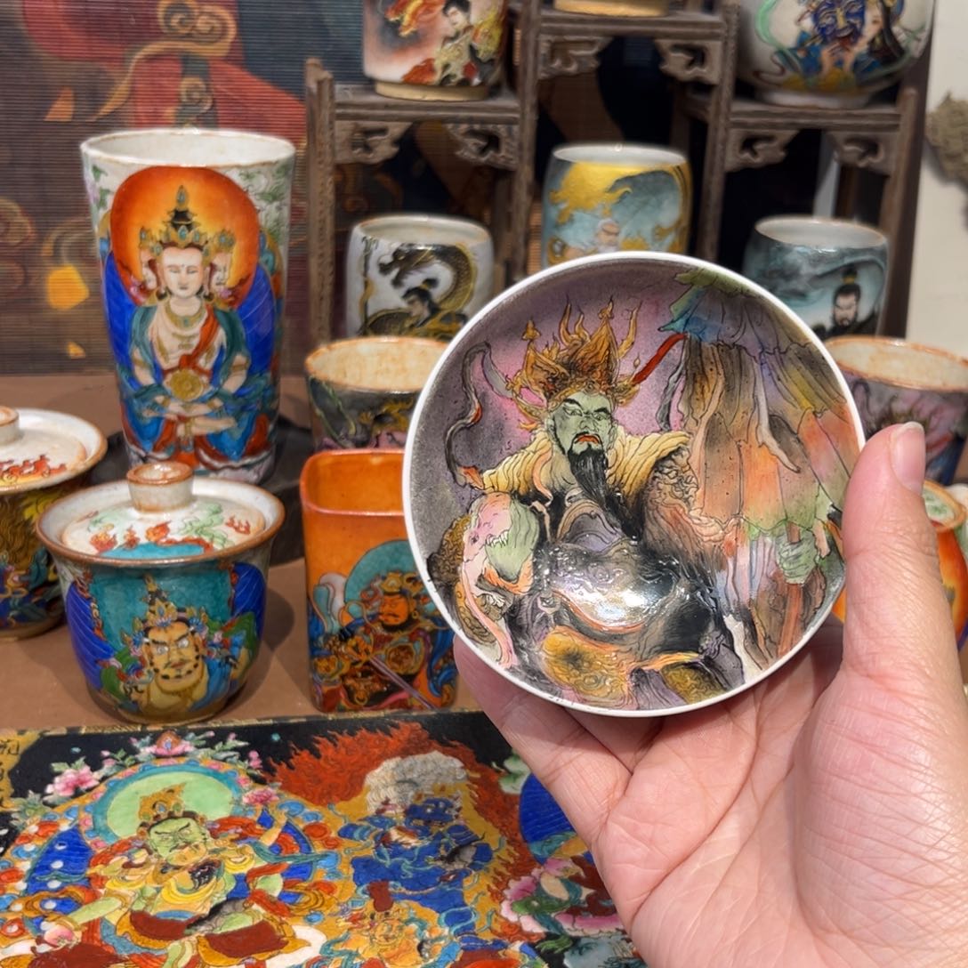 手工手绘北方多闻天王茶杯