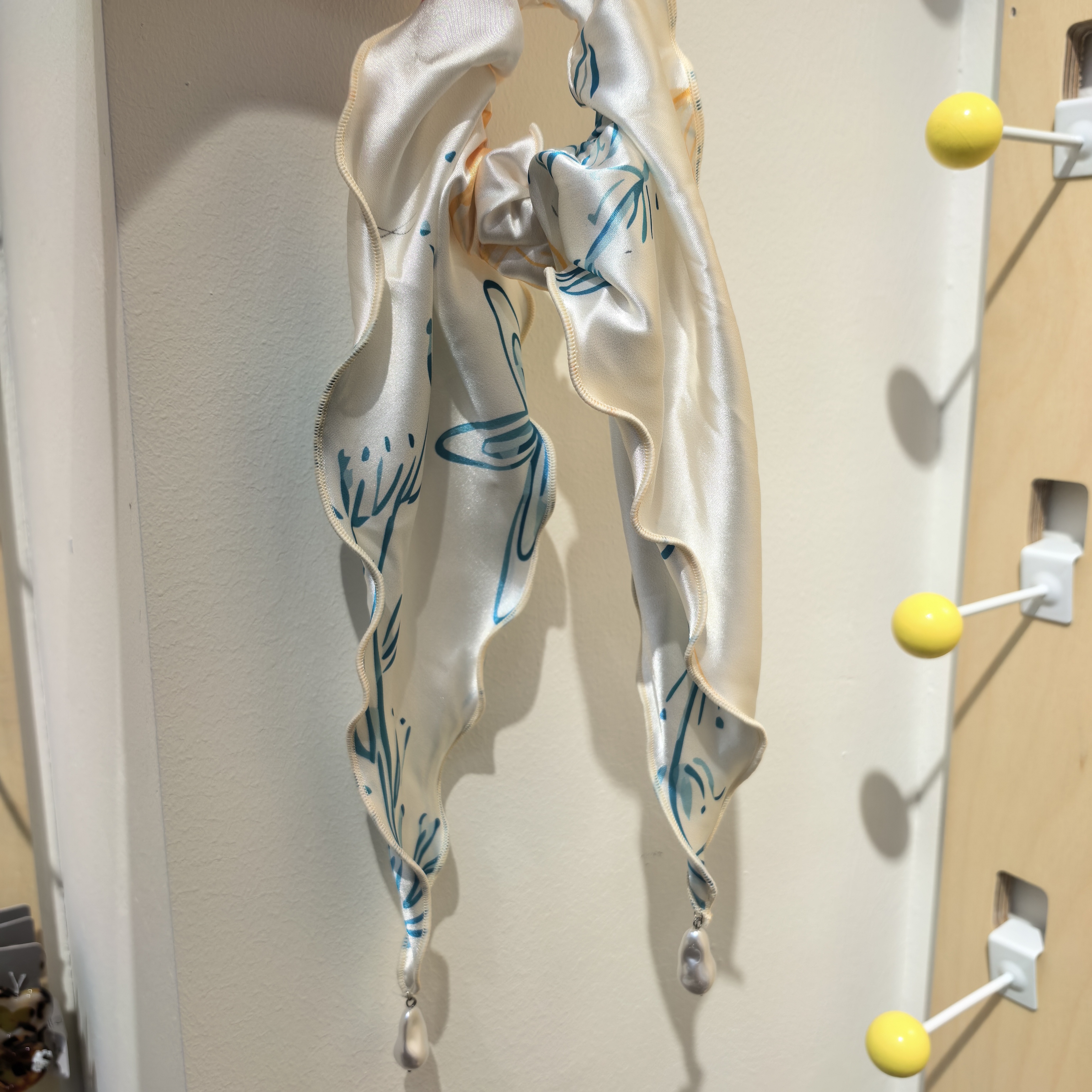 D619黄蓝色印花飘带巴洛克丝巾肠圈