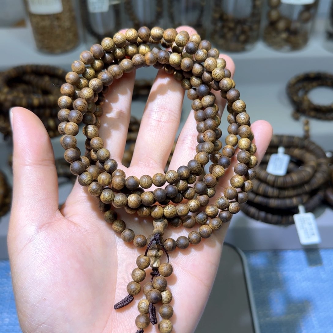 沉香手串海南乌身白棋0.6多圈12+多样性发一