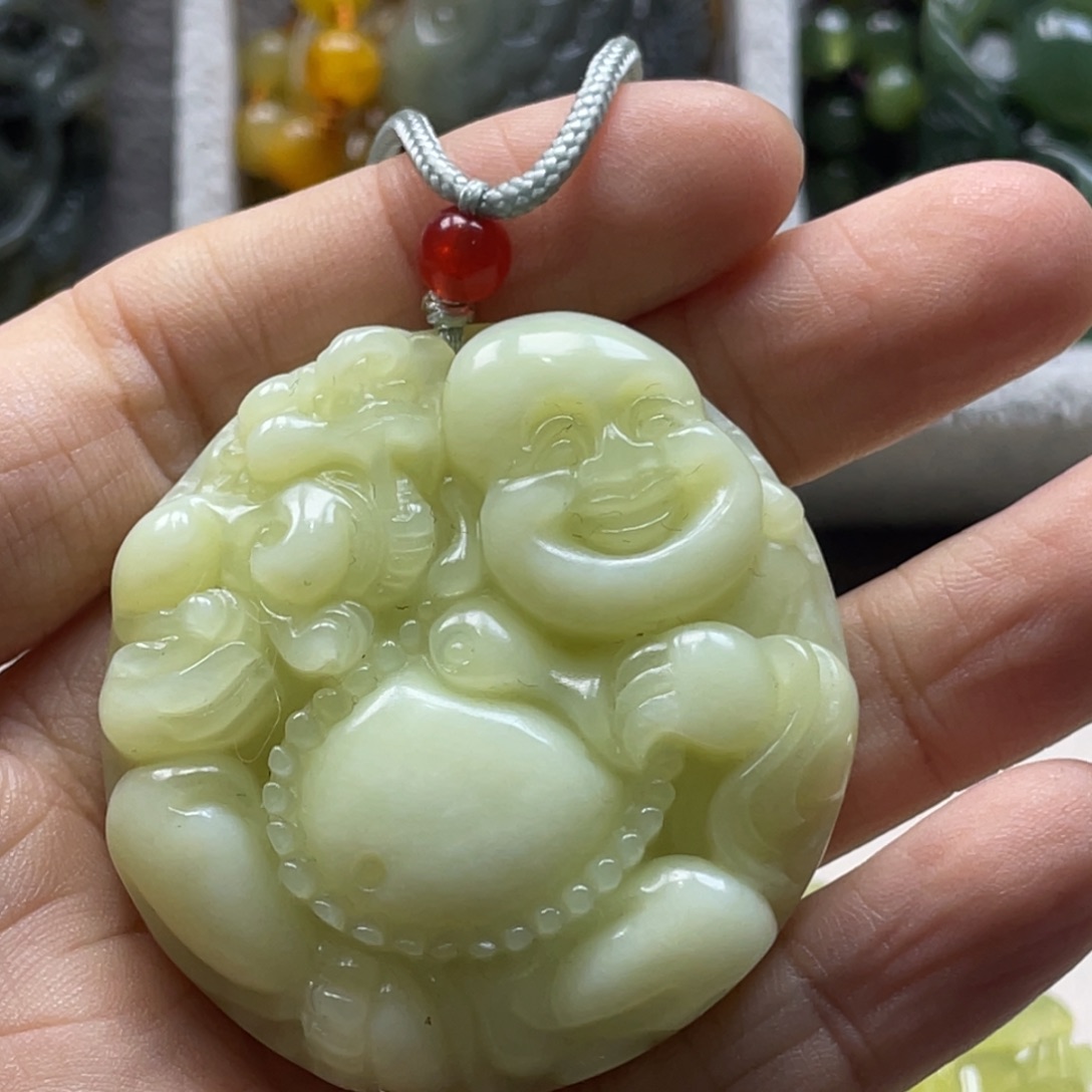 蛇纹石玉颈饰未镶嵌