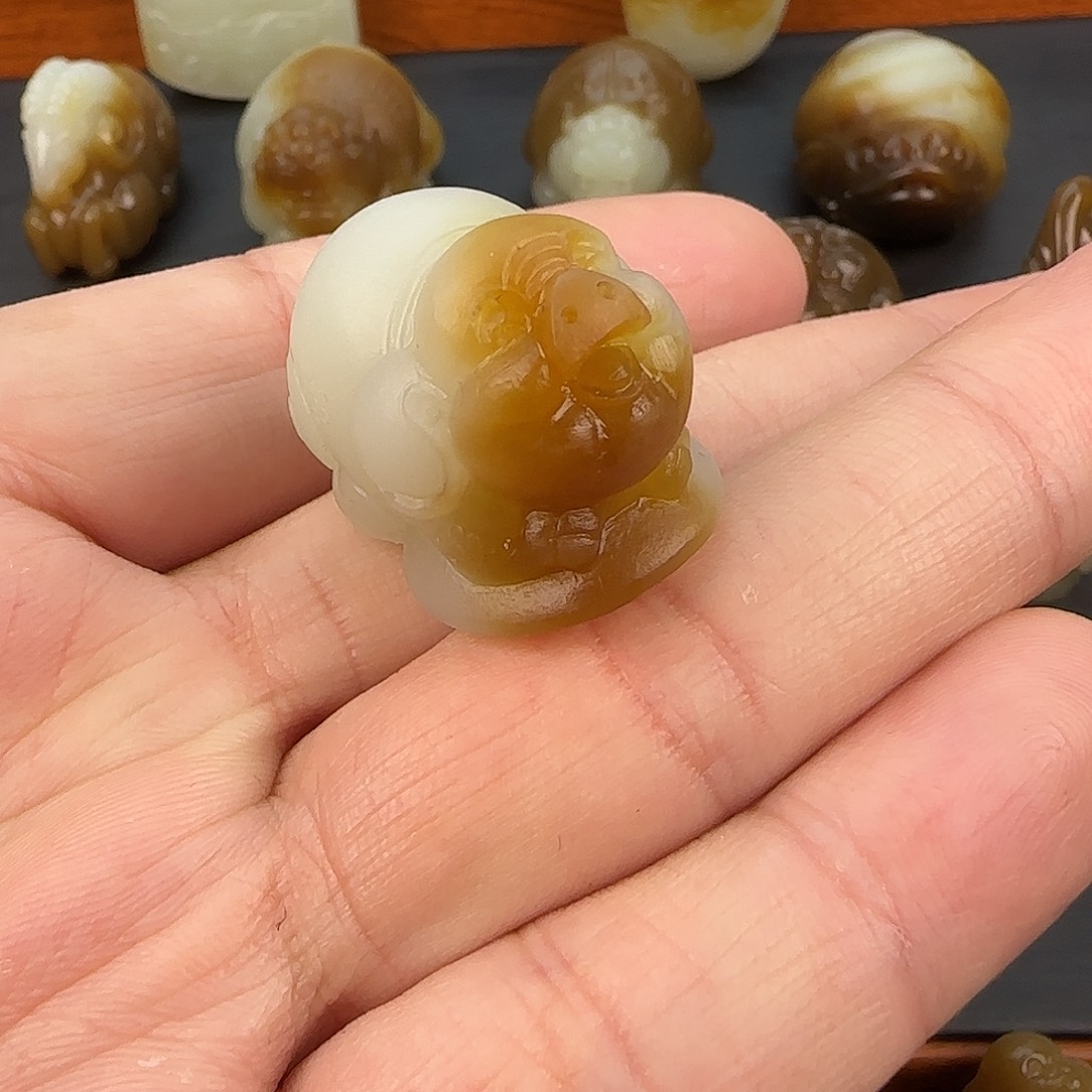 和田玉（糖玉）颈饰未镶嵌海定制
