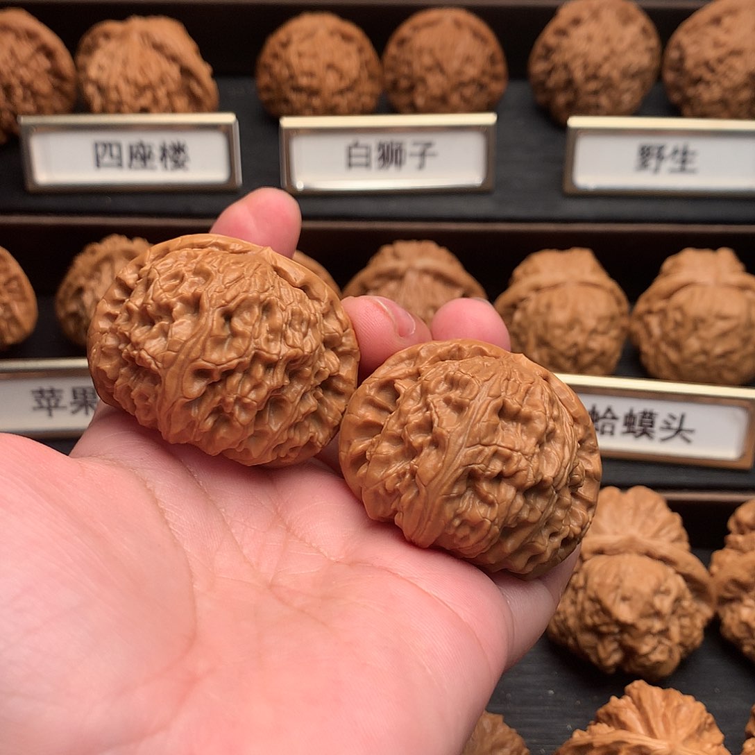 文玩核桃吊坠92号白狮子43