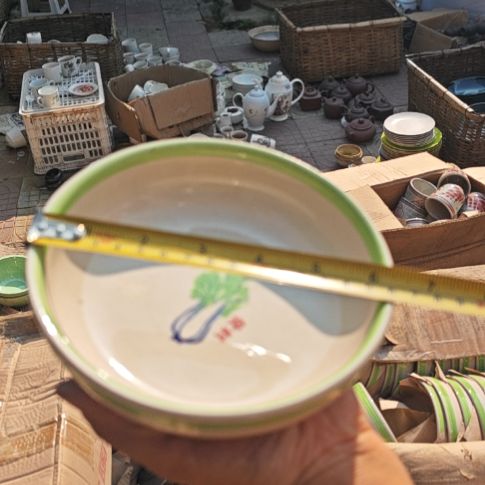 库存微瑕白菜盘一个