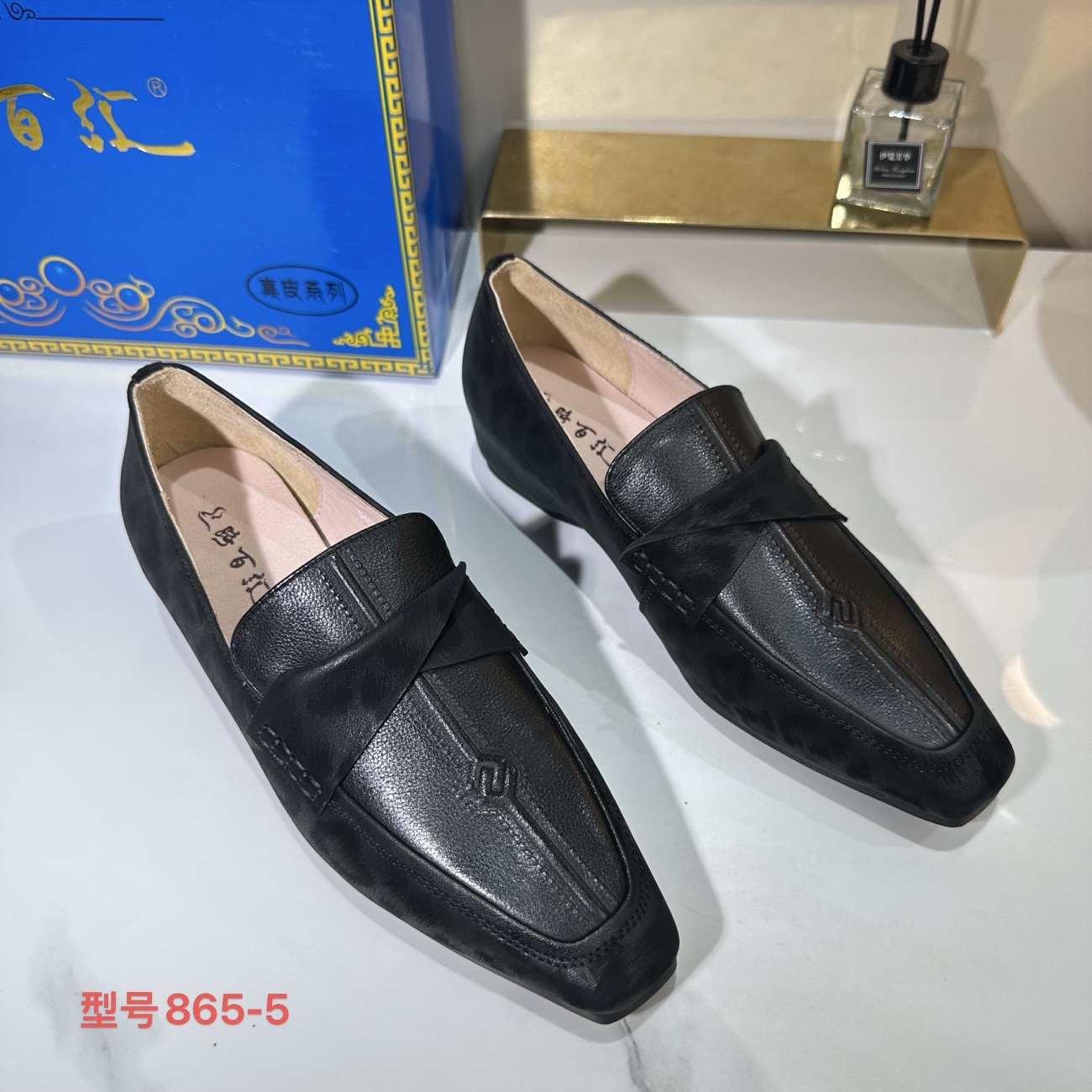 865-5漆皮纯色懒人鞋尖头浅口春季单鞋豆豆鞋休闲风西藏青海包邮