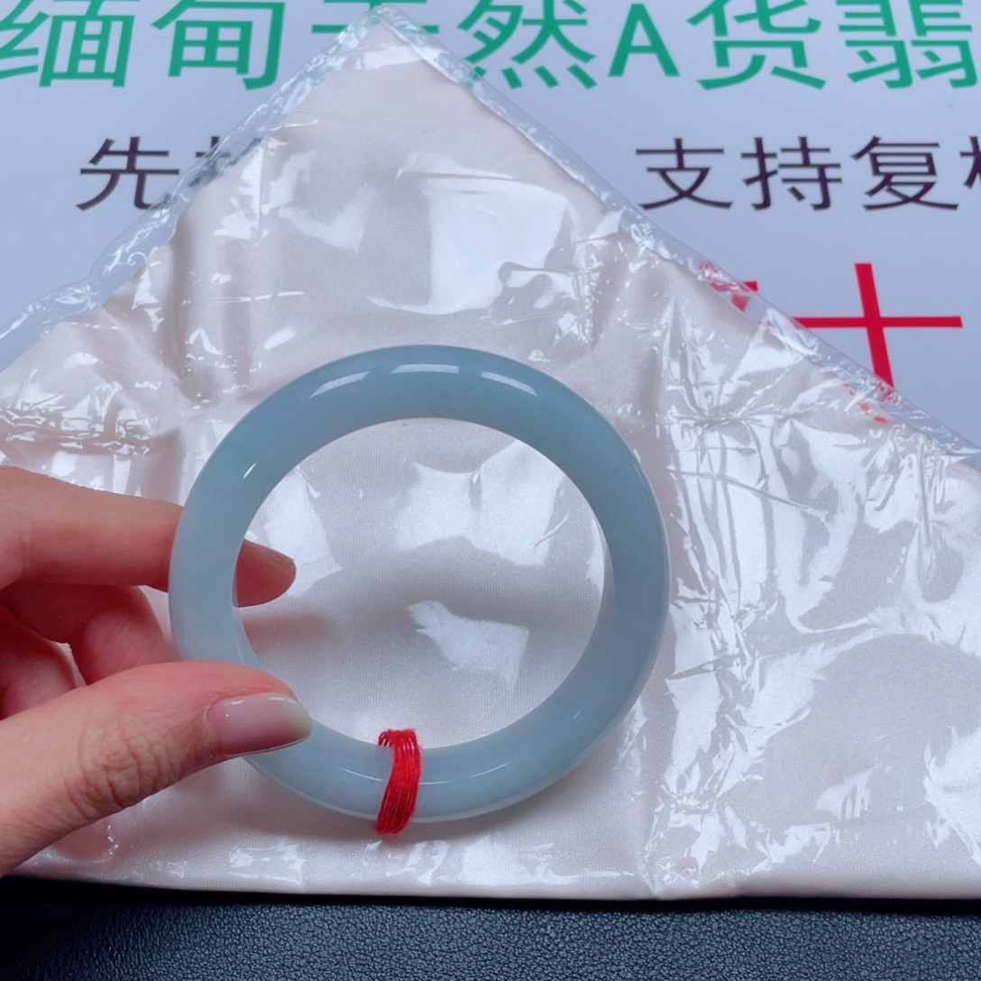 ^***_翡翠未镶嵌手镯冰蓝
