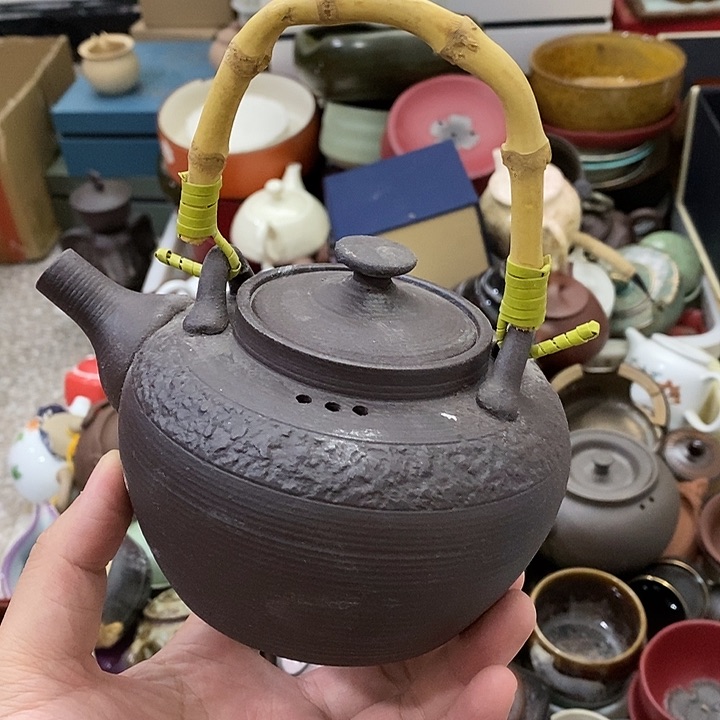 陶瓷艺术品及陶瓷壶壶