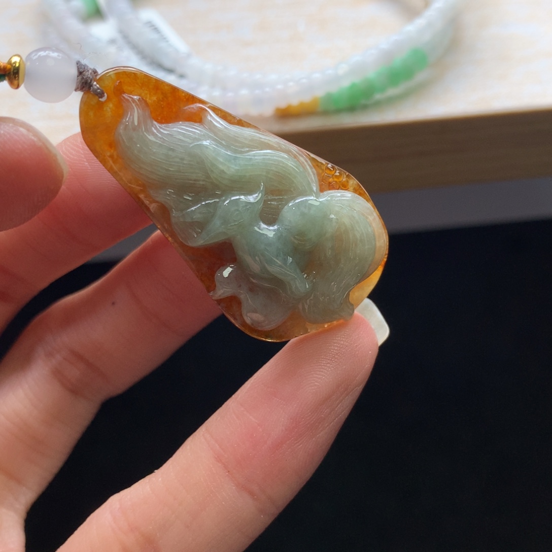 翡翠未镶嵌颈饰吊坠