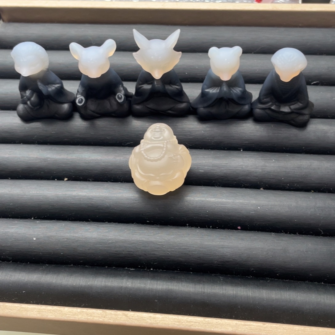 夏***河玛瑙/玉髓未镶嵌颈饰