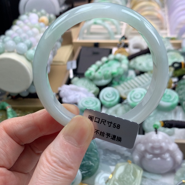 翡翠未镶嵌手镯吊坠