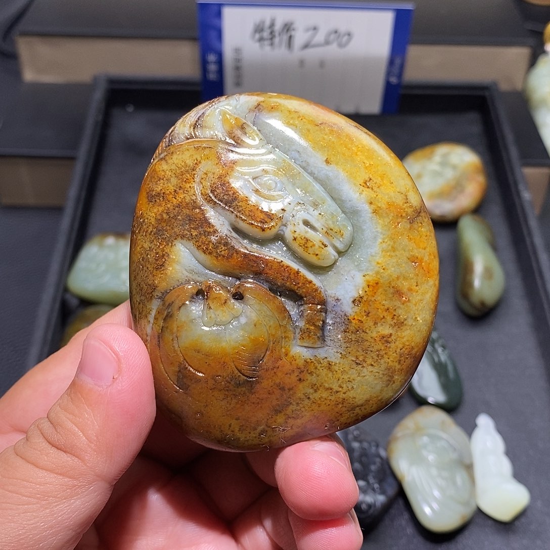 安***椅和田玉未镶嵌颈饰