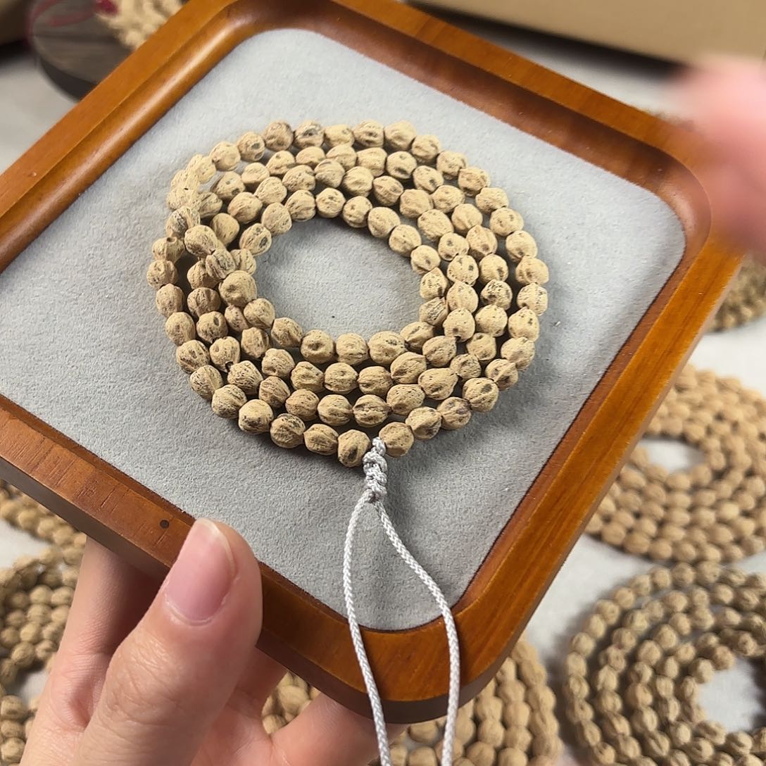 s***柏香籽/百香籽吊坠