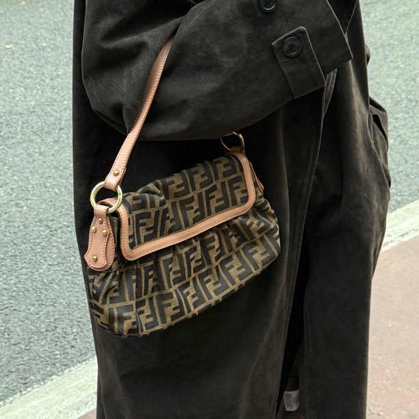 95新 FENDI/芬迪 芬迪中古老花粉边手提单肩包