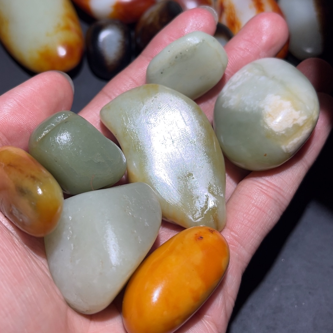 和田玉未镶嵌珠宝奇石