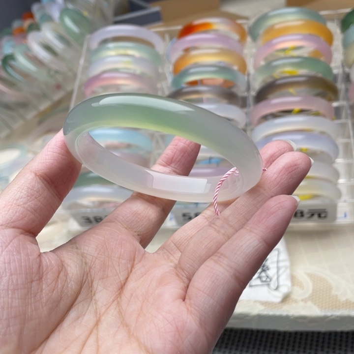 玛瑙/玉髓未镶嵌手镯56圈口