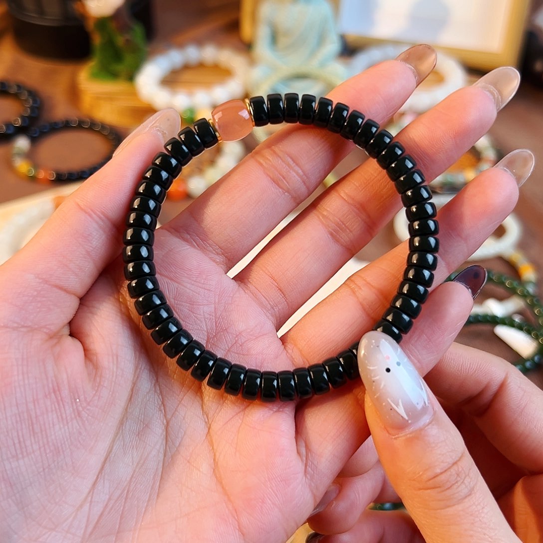 和田玉未镶嵌手串