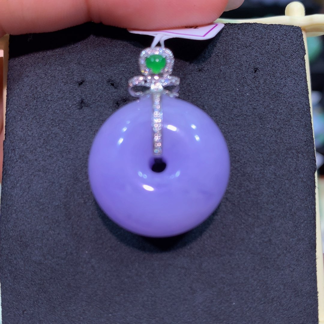 翡翠18K金镶嵌颈饰翡翠